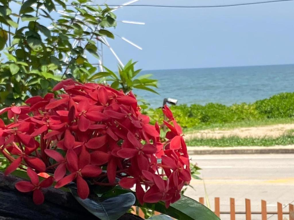 The Sunrise Beach Cafe And Guesthouse Ban Tha Khoi Exterior photo