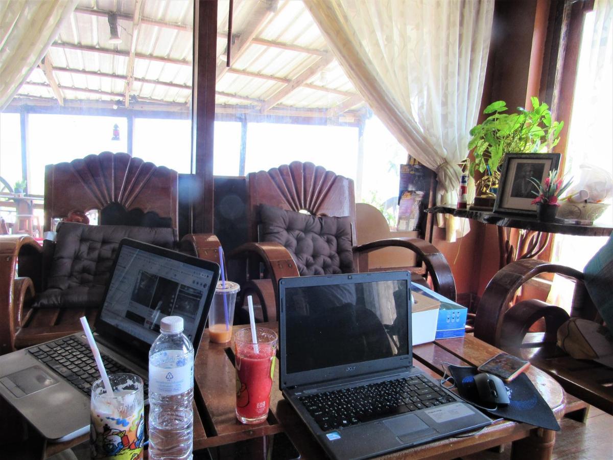 The Sunrise Beach Cafe And Guesthouse Ban Tha Khoi Exterior photo